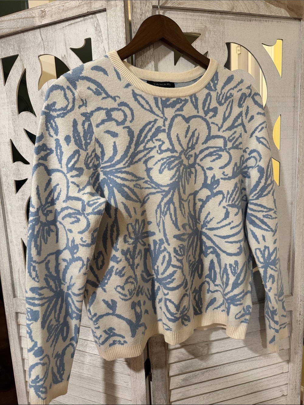 Floral Jacquard Crewneck Sweater - Blue & Cream